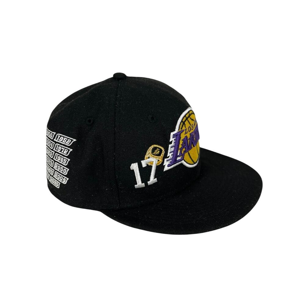 NBA LA LAKERS 17 Time WORLD CHAMPIONS Hat Cap NEW ERA 59FIFTY Black Size 7 1/4